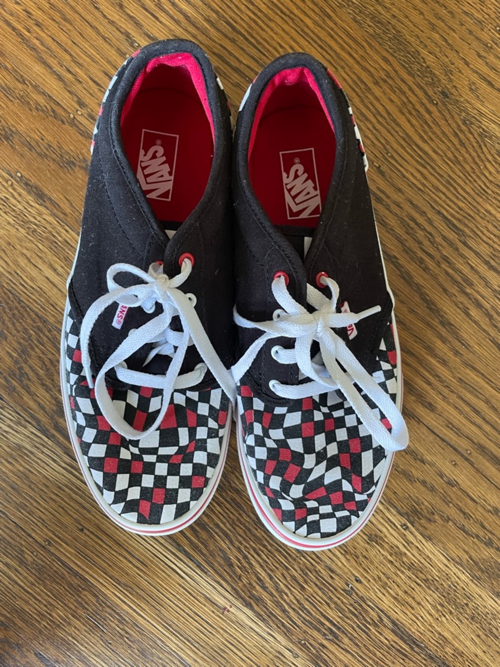 Like New! Vans Black/Red/White Checkerboard Low-Top Sneakers EU 38